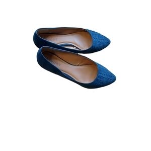 9 Report teal velvet pointy flat